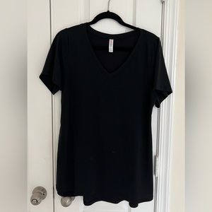 Lularoe Classic Tee black